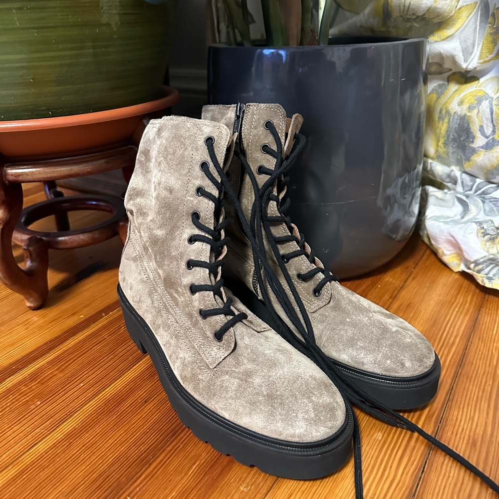 Paul Green Jackson suede combat boot